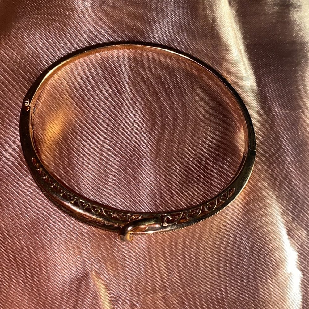7 piece bundle bracelets - Picture 5 of 11